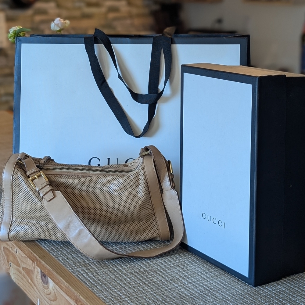 GUCCI tan perforated leather small shoulder bag - Picture 2 of 9